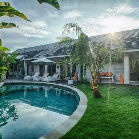 Villa Armani Seminyak Esterno foto