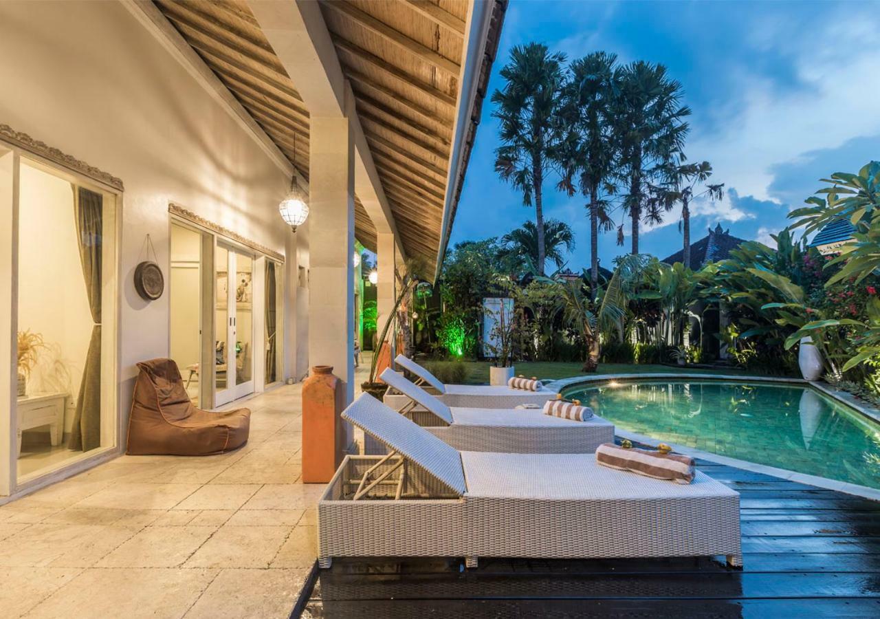 Villa Armani Seminyak Esterno foto