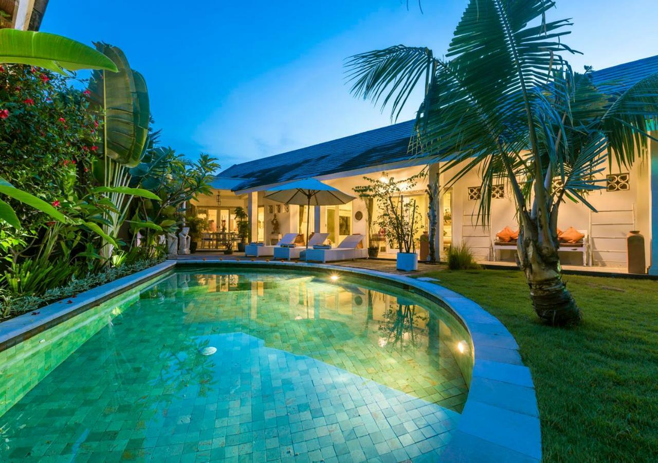 Villa Armani Seminyak Esterno foto